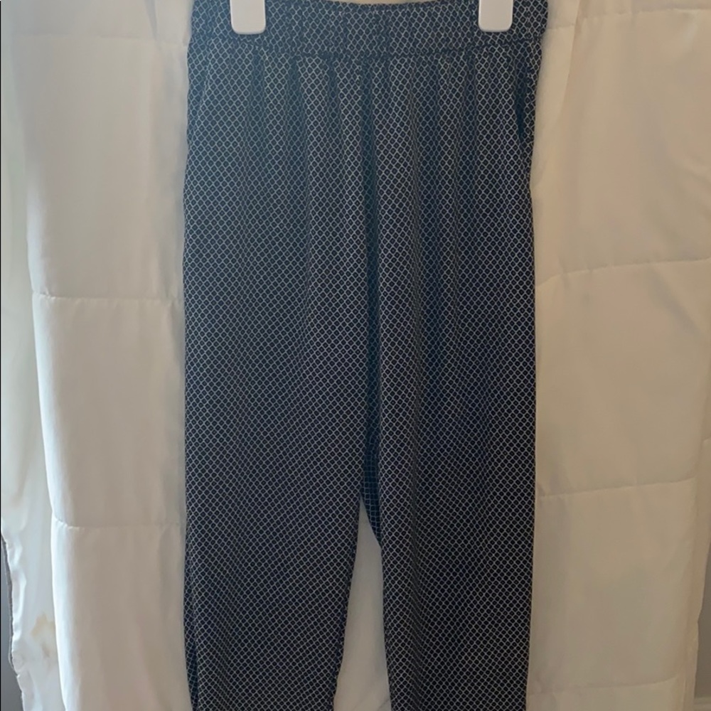 Elastic strap dress pants